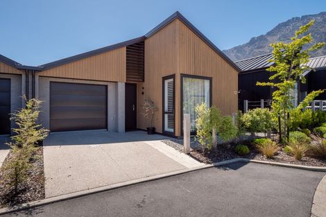 Photo of property in 12 Inder Street, Jacks Point, 9371