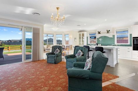 Photo of property in 2/2 Loe Place, Amberley, 7410