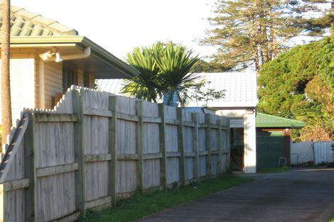 Photo of property in 12 Swanson Oaks, Swanson, Auckland, 0612