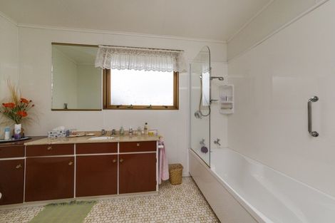 Photo of property in 36 Puketotara Road, Rangiotu, Palmerston North, 4477