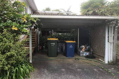 Photo of property in 4 Highland Avenue, Titirangi, Auckland, 0604