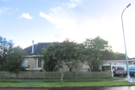 Photo of property in 2 Kenwick Place, Burswood, Auckland, 2013