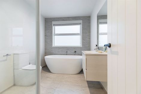 Photo of property in 1 Hinaki Street, Poike, Tauranga, 3112