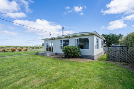 Photo of property in 460 Tiwai Road, Awarua Plains, Invercargill, 9877