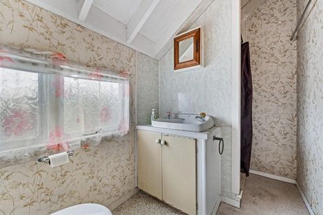 Photo of property in 38 Toru Street, Te Atatu Peninsula, Auckland, 0610