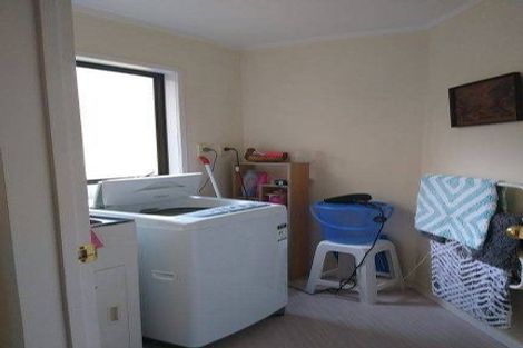 Photo of property in 1/1 Takutai Avenue, Bucklands Beach, Auckland, 2012