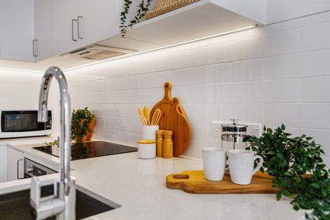 Photo of property in 12 Titoki Close, Matakana, 0985