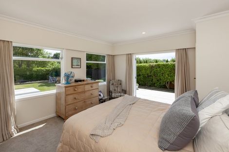 Photo of property in 14 Leybourne Avenue, Waikanae, 5036