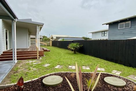 Photo of property in 11 Costello Crescent, Pukehina, Te Puke, 3189