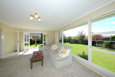 Photo of property in 25 Oakfield Street, Burnside, Christchurch, 8053