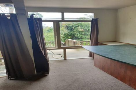 Photo of property in 16 De Val Drive, Titirangi, Auckland, 0604