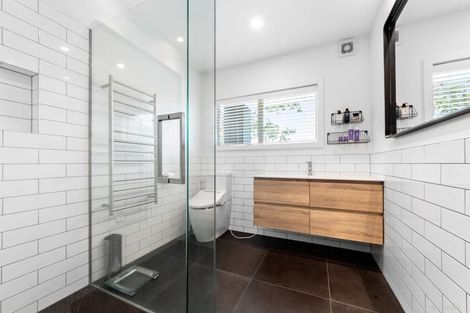 Photo of property in 6 Pleasant Place, Mellons Bay, Auckland, 2014