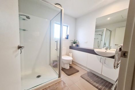 Photo of property in 1e/60 Masons Road, Oteha, Auckland, 0632