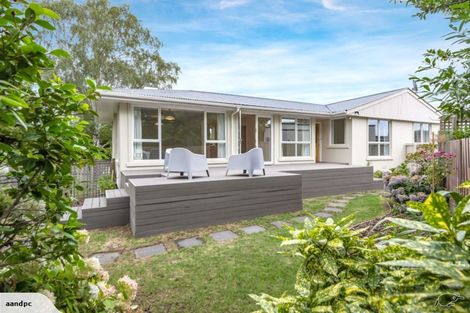Photo of property in 2/14a Garreg Road, Fendalton, Christchurch, 8052