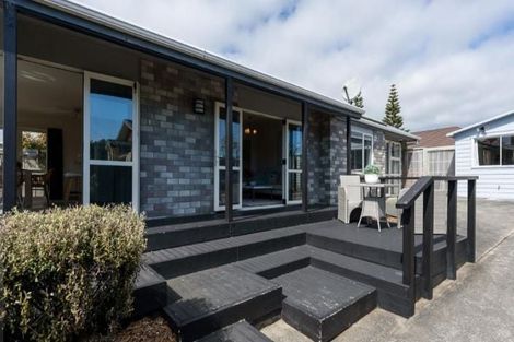 Photo of property in 32 Rutherford Drive, Waikanae Beach, Waikanae, 5036