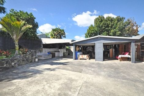 Photo of property in 122 Beaumonts Way, Manurewa, Auckland, 2102