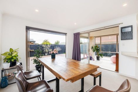 Photo of property in 33 Tennyson Avenue, Kelvin Grove, Palmerston North, 4414