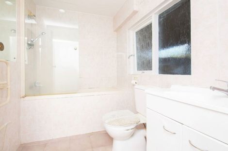 Photo of property in 77 Macleans Road, Bucklands Beach, Auckland, 2014