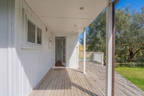 Photo of property in 4 Ocean Beach Road, Tairua, 3508