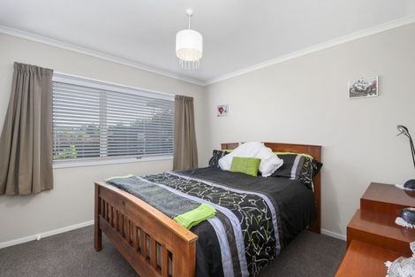 Photo of property in 6 Rogers Place, Kinloch, Taupo, 3377