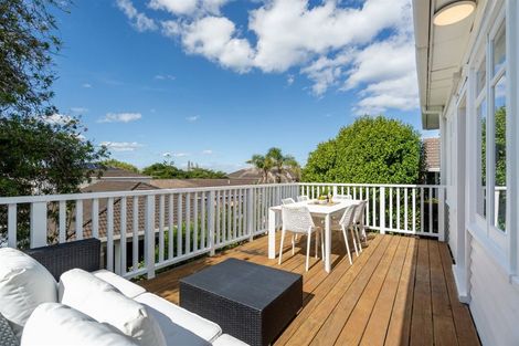 Photo of property in 2/5 Elderwood Lane, Belmont, Auckland, 0622