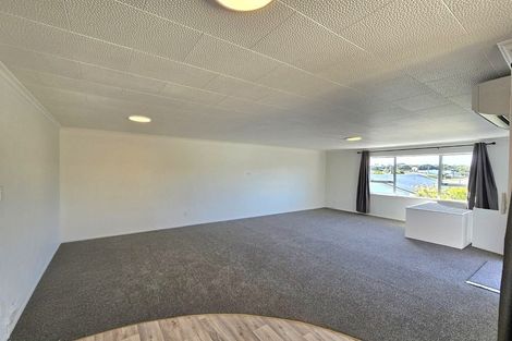 Photo of property in 10 Paritutu Road, Spotswood, New Plymouth, 4310