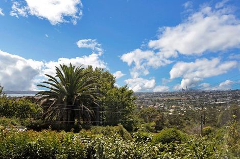 Photo of property in 2 Fairmount Road, Titirangi, Auckland, 0604