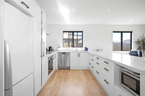 Photo of property in 10 Poipoi Place, Aranui, Christchurch, 8061