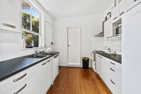 Photo of property in 10 Green Street, Newtown, Wellington, 6021