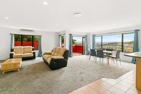 Photo of property in 5a Bishops Glen, Tawa, Wellington, 5028
