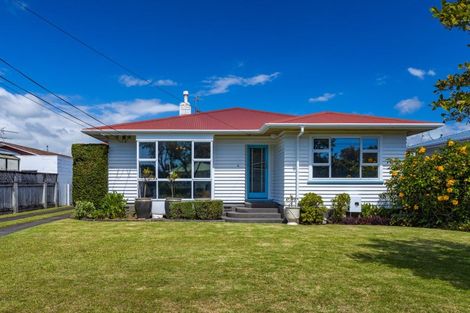 Photo of property in 4 Turakina Street, Merrilands, New Plymouth, 4312