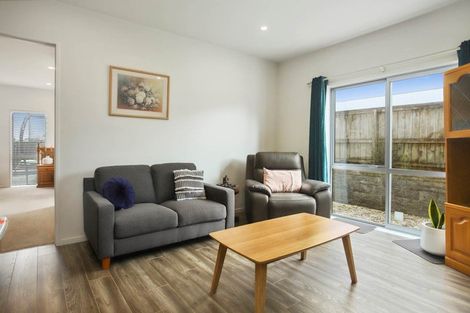 Photo of property in 16 Maple Lane, Huapai, Kumeu, 0810