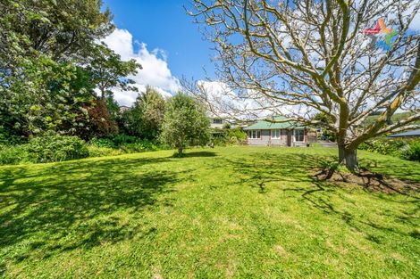 Photo of property in 12 Larsen Crescent, Tawa, Wellington, 5028