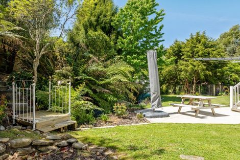 Photo of property in 32 Main Road, Havelock, 7100