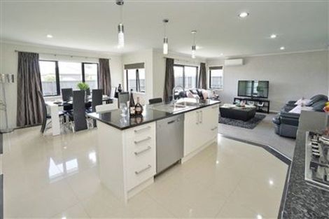 Photo of property in 14 Piwakawaka Court, Rototuna North, Hamilton, 3210