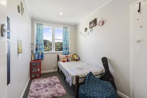 Photo of property in 93 Taylor Terrace, Tawa, Wellington, 5028