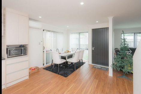 Photo of property in 30a Beaumonts Way, Manurewa, Auckland, 2102