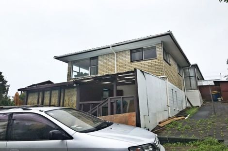 Photo of property in 2/81 Arran Road, Browns Bay, Auckland, 0630