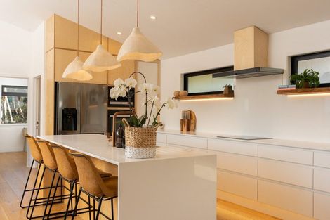 Photo of property in 21 Ngapuke Lane, Parua Bay, Onerahi, 0192