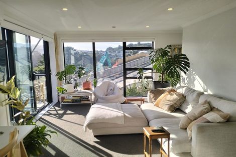 Photo of property in 2 Ara Paripari, Tawa, Wellington, 5028