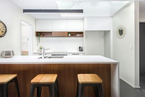 Photo of property in 12 Vogwill Road, Kumeu, 0810