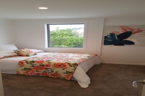 Photo of property in 42 Gunner Drive, Te Atatu Peninsula, Auckland, 0610