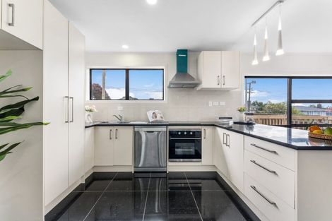 Photo of property in 36 Barrys Road, Glendene, Auckland, 0602