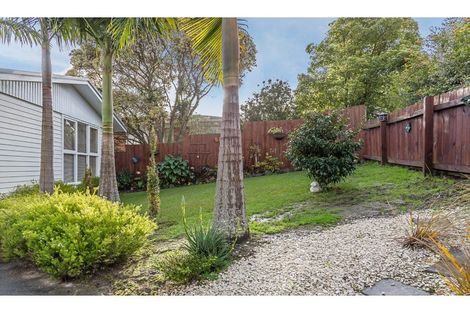 Photo of property in 1/4 Battle Place, Glenfield, Auckland, 0629