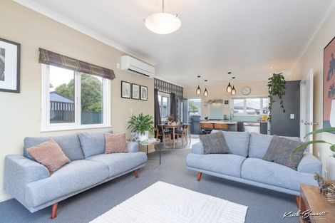 Photo of property in 1/25 Vincent Street, Waterloo, Lower Hutt, 5011