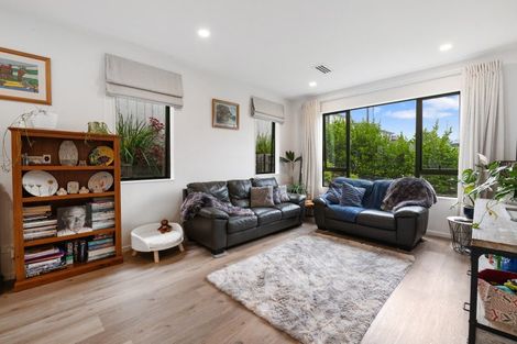 Photo of property in 61 Godfrey Drive, Orewa, 0931