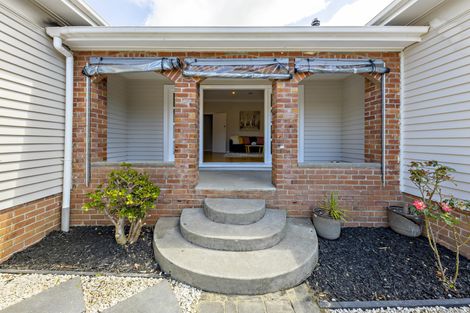 Photo of property in 15 Landscape Road, Papatoetoe, Auckland, 2025