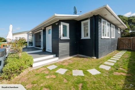 Photo of property in 39 Cambridge Terrace, Waiwhetu, Lower Hutt, 5010