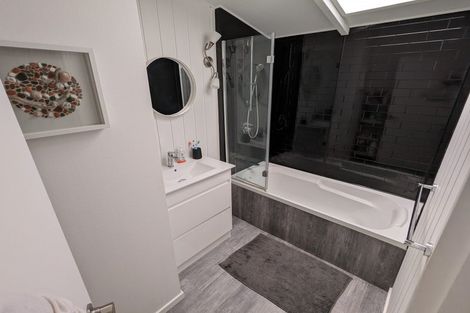 Photo of property in 75 Gillespies Road, Birchville, Upper Hutt, 5018