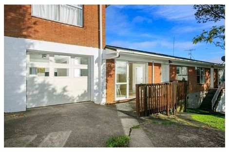 Photo of property in 2/30 Uppingham Crescent, Hillcrest, Auckland, 0627